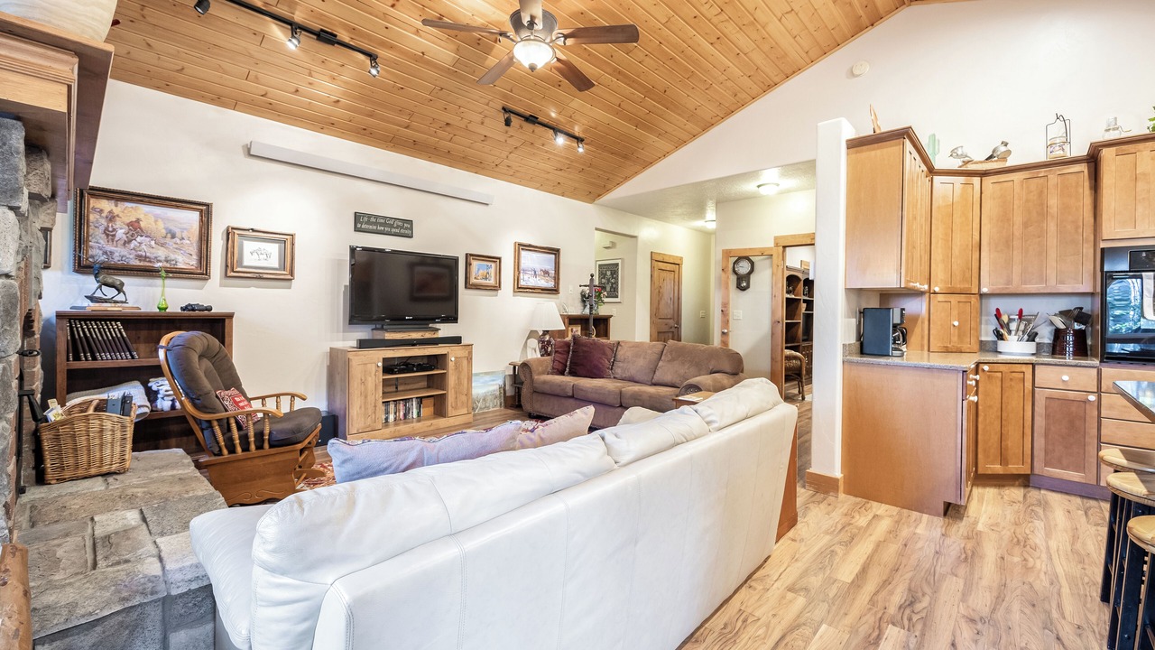 Photo of Livingroom in Thayne