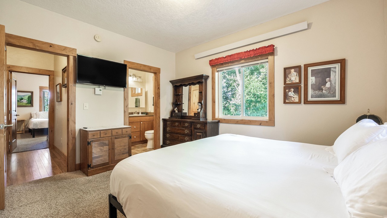 Photo of Bedroom in Thayne
