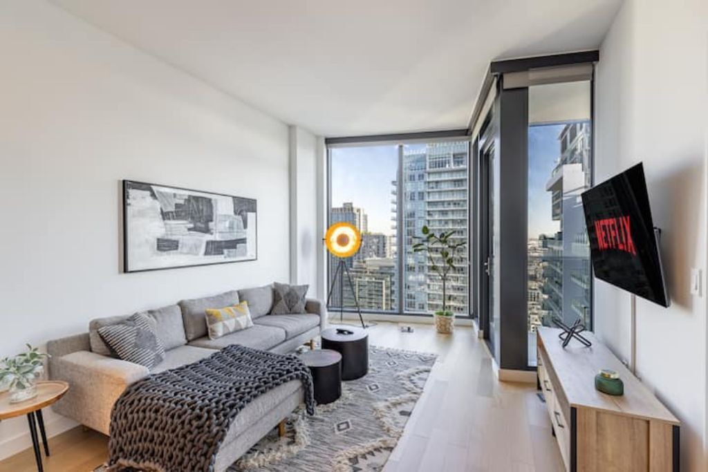 Photo of Livingroom in Pacific - Edison