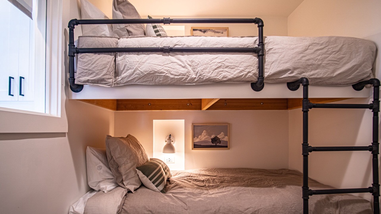 Photo of Bedroom in Elkhorn Village