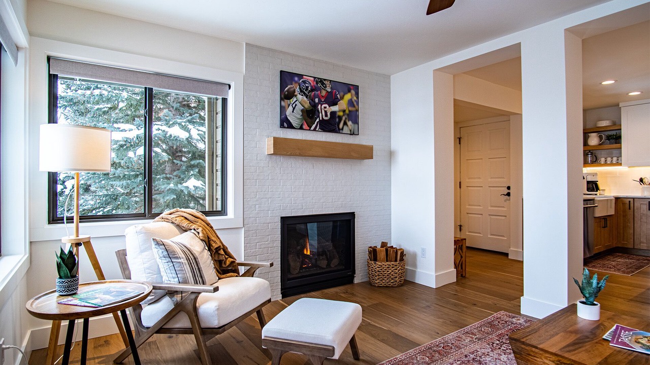 Photo of Livingroom in Elkhorn Village