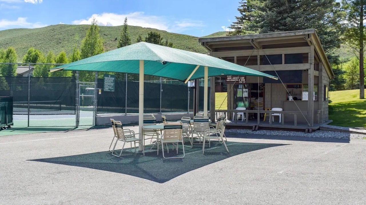 Photo of Outdoor in Elkhorn Village