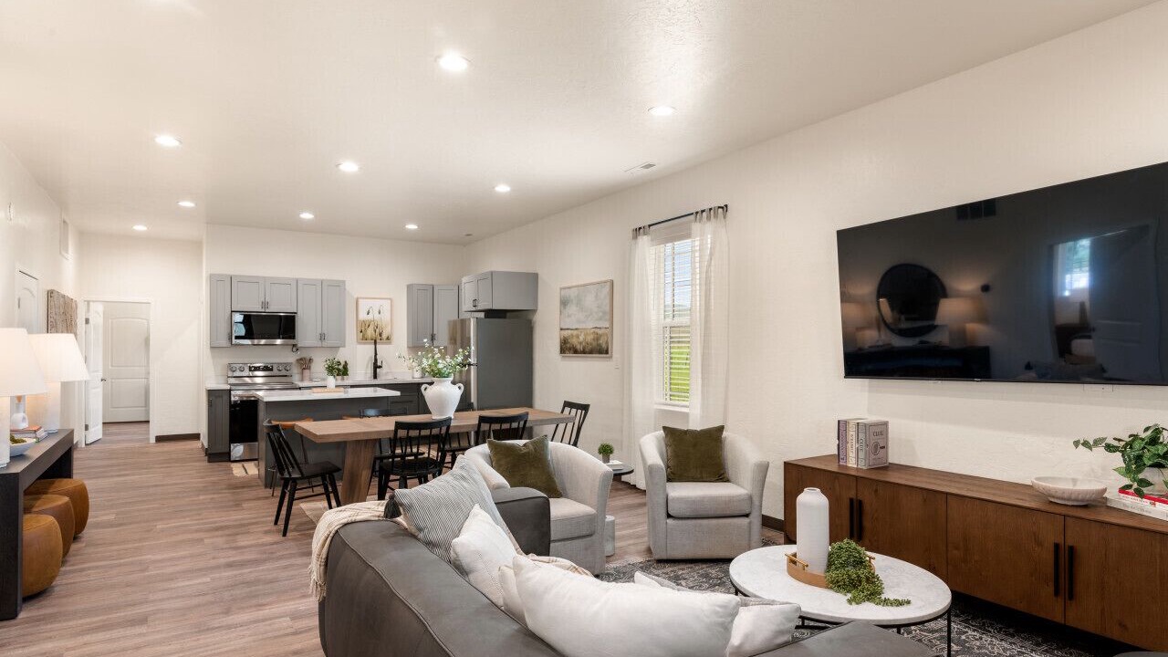 Photo of Livingroom in St. Charles