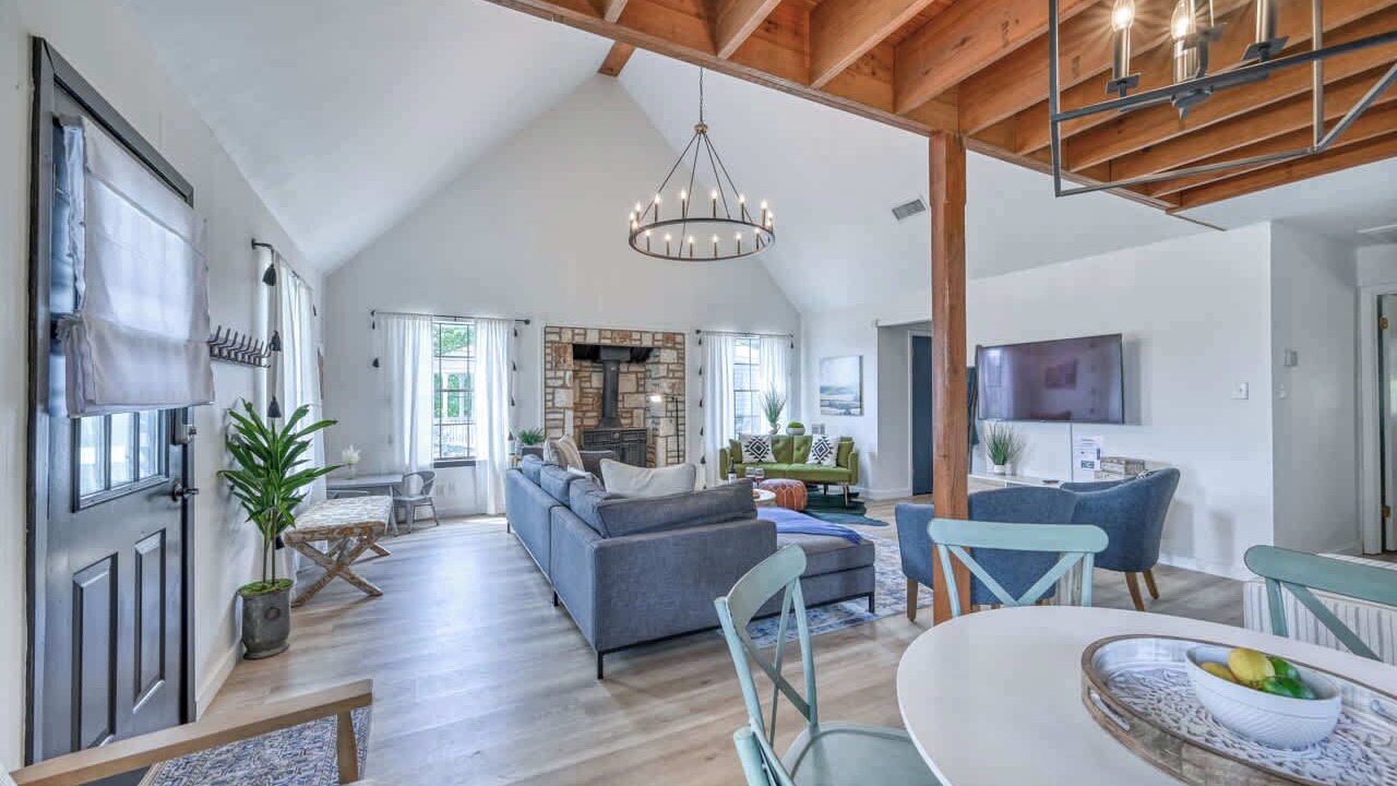 Photo of Livingroom in Fredericksburg