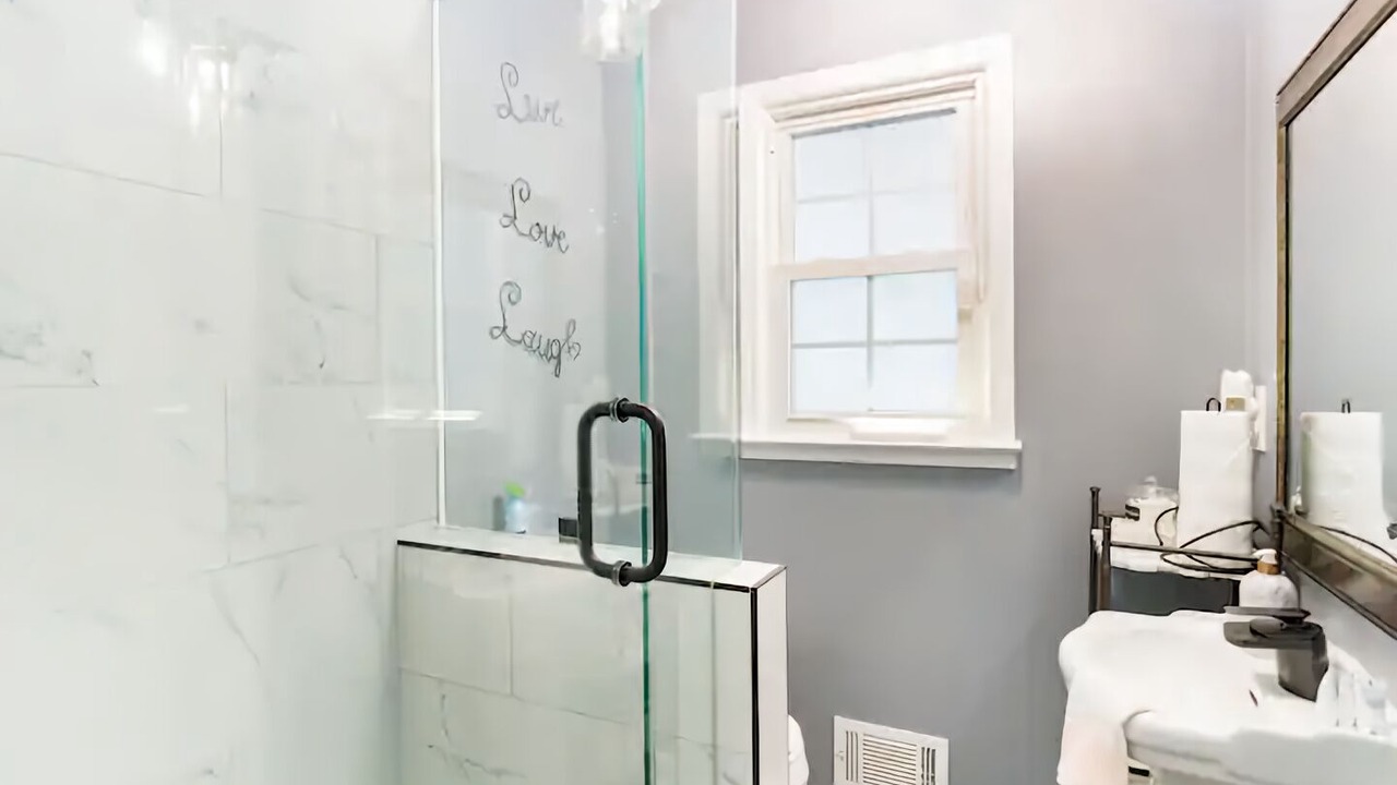 Photo of Bathroom in Stone Mountain