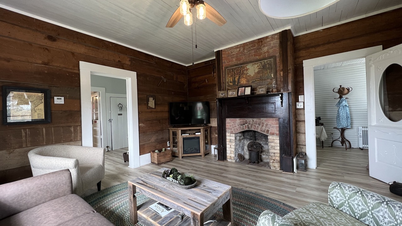 Photo of Livingroom in Shirley