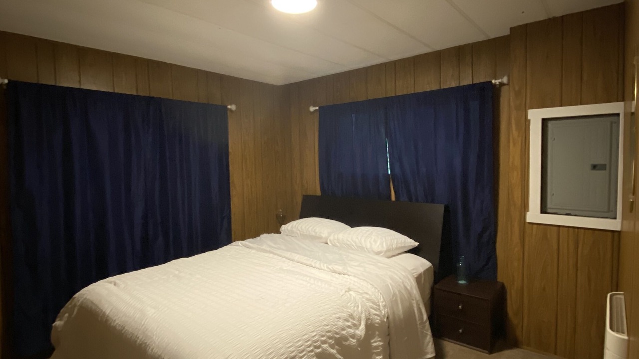 Photo of Bedroom in Lilliwaup