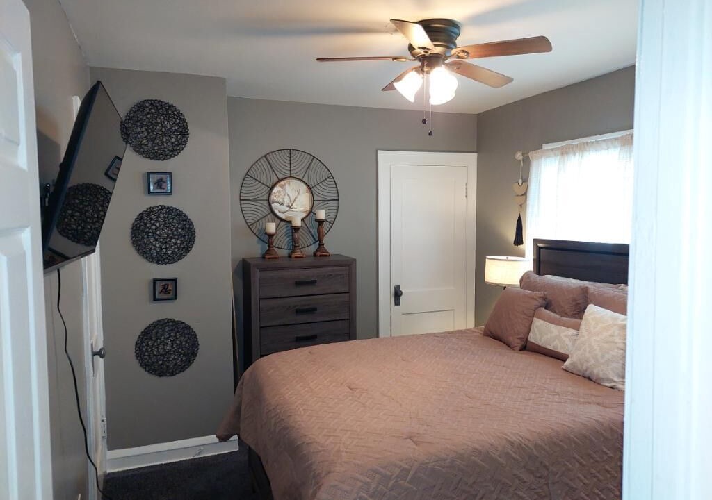Photo of Bedroom in Euclid