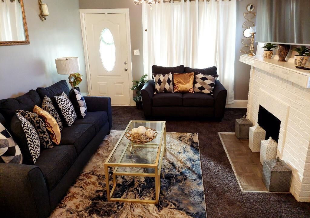 Photo of Livingroom in Euclid