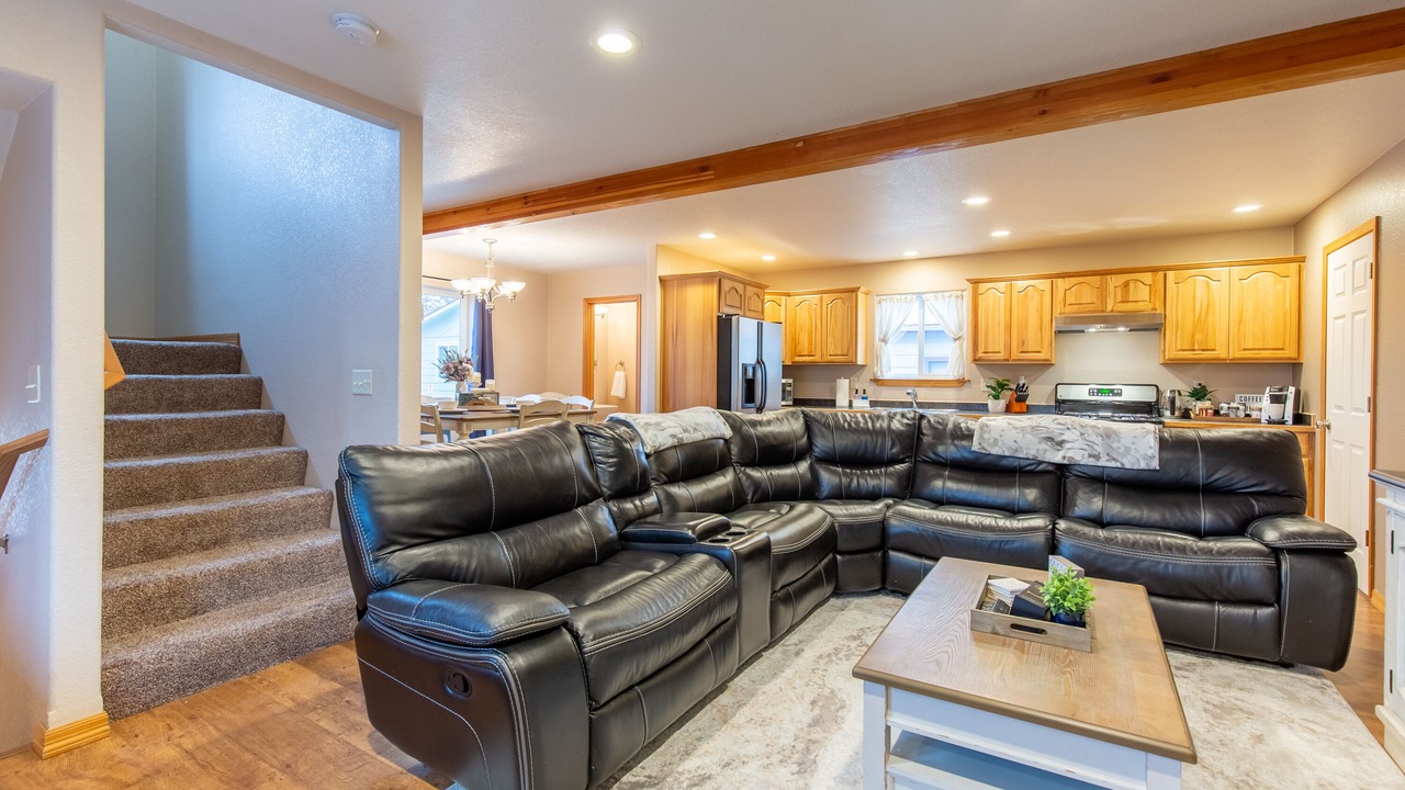 Photo of Livingroom in Franklin to the Fort