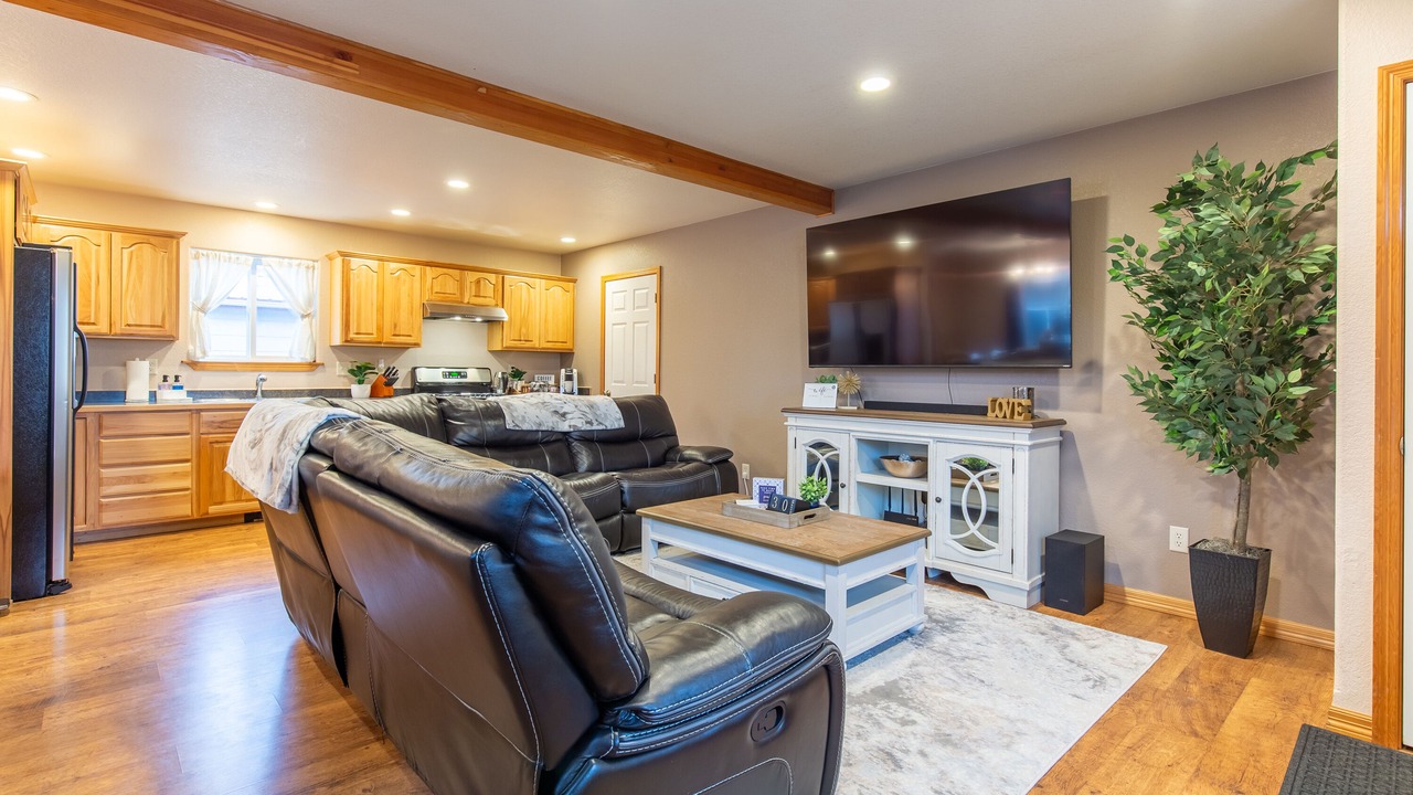 Photo of Livingroom in Franklin to the Fort