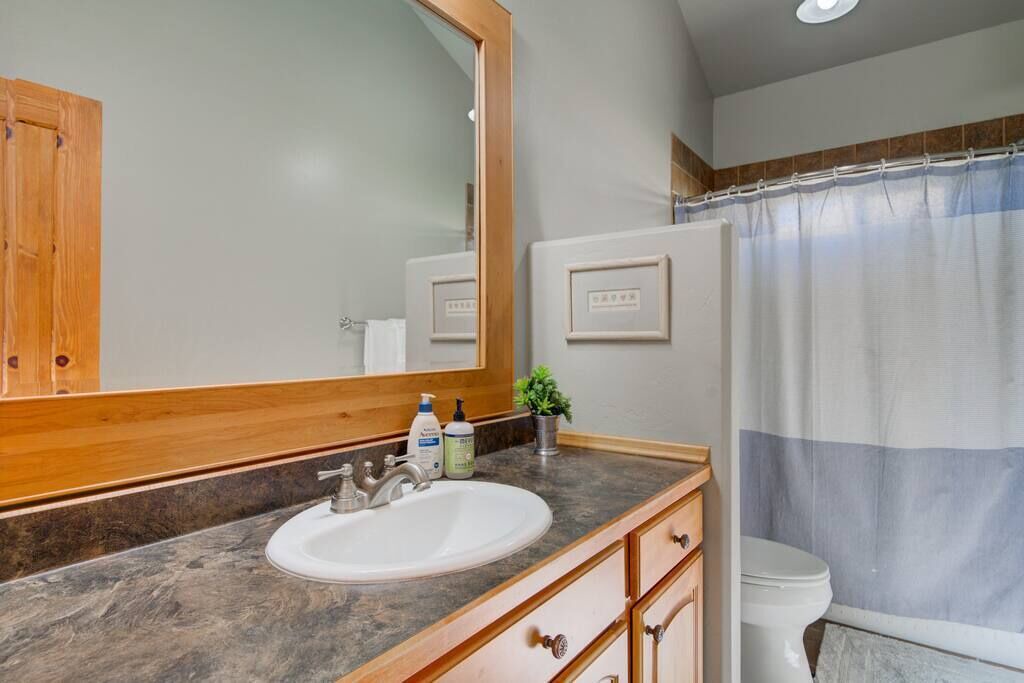 Photo of Bathroom in Shining Mountains