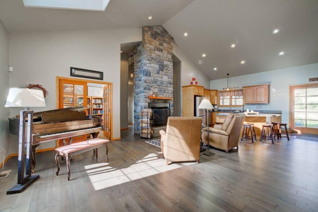 Photo of Bedroom in Shining Mountains