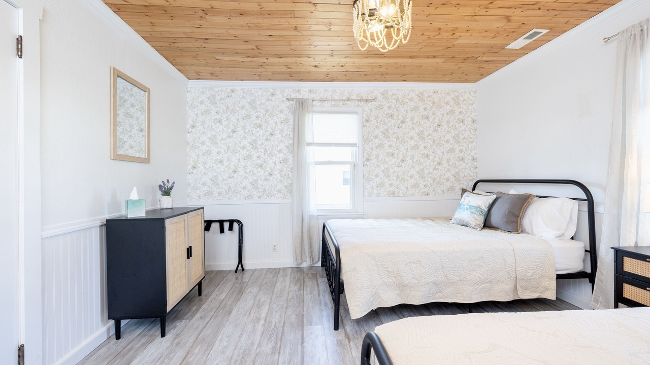 Photo of Bedroom in Lakeview