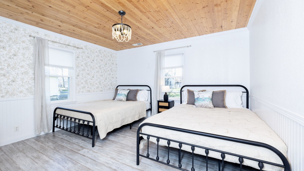 Photo of Bedroom in Lakeview