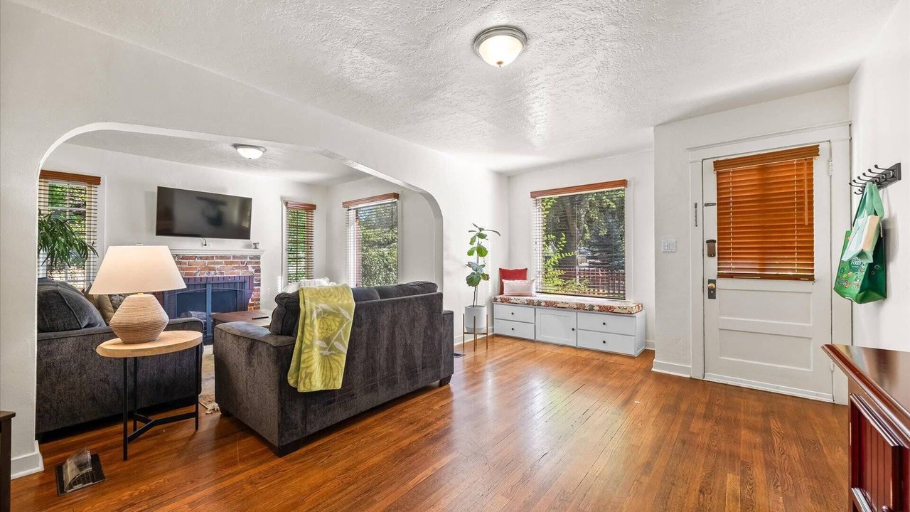 Photo of Livingroom in Sunset