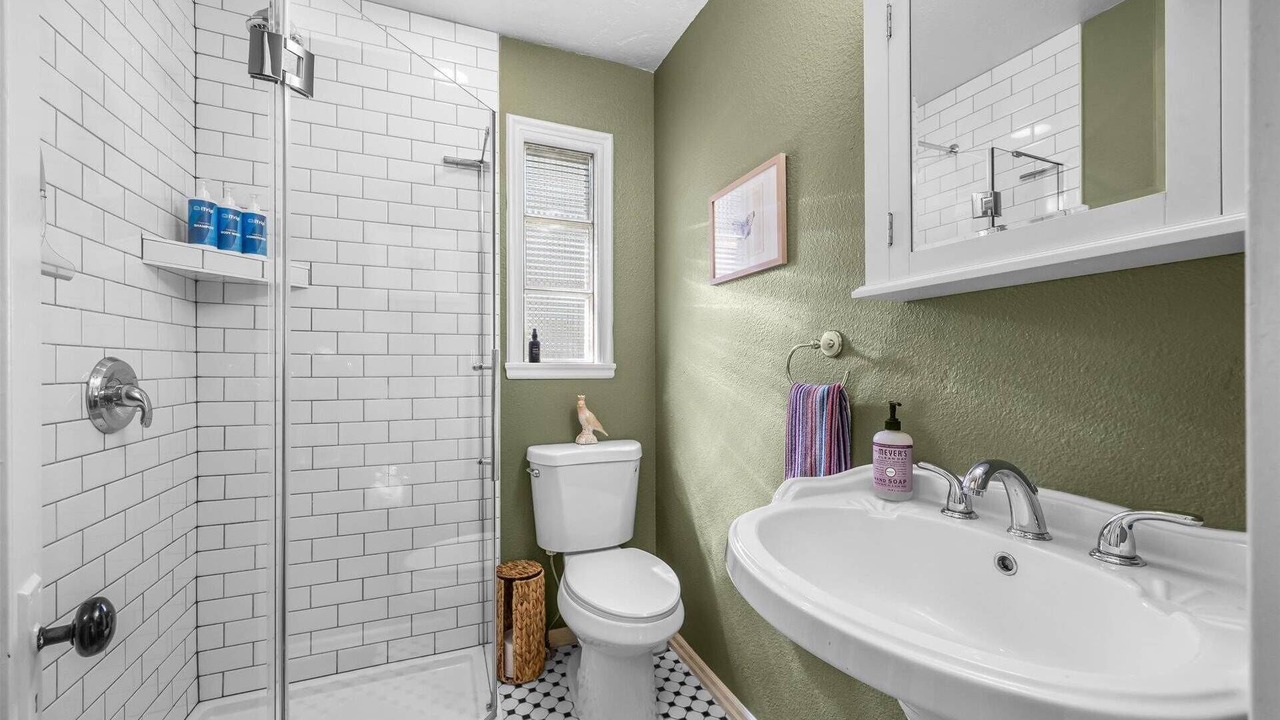 Photo of Bathroom in Sunset