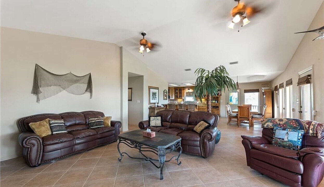 Photo of Livingroom in Port Mansfield