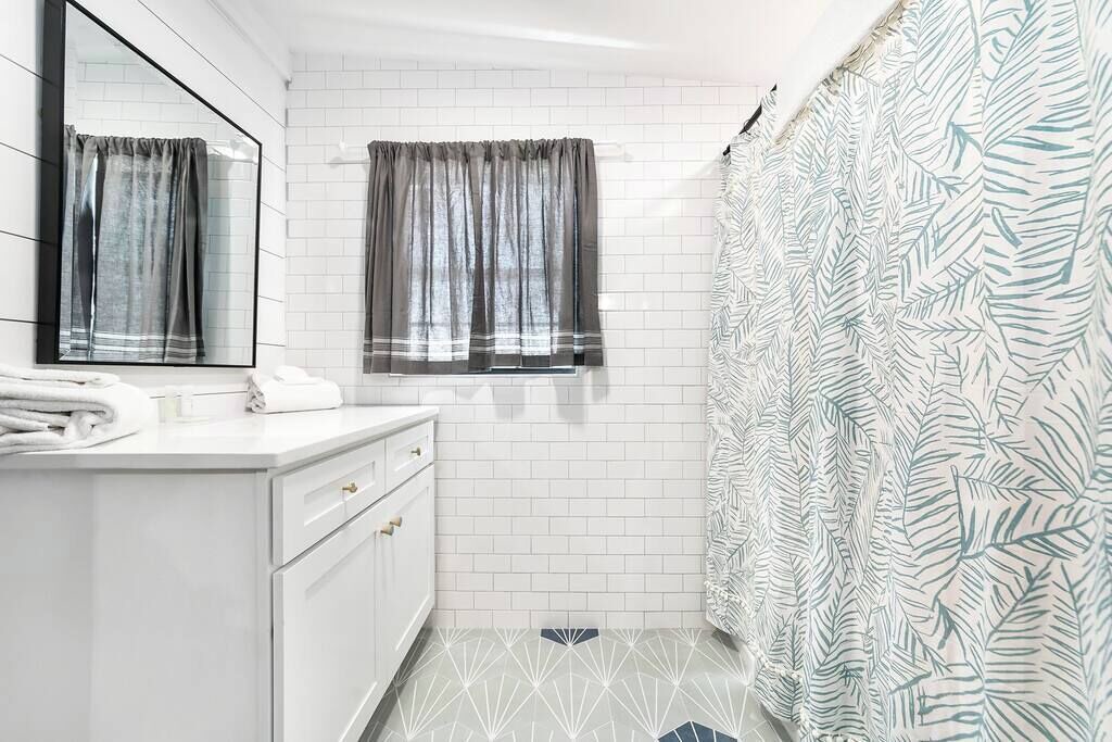 Photo of Bathroom in Stonewall