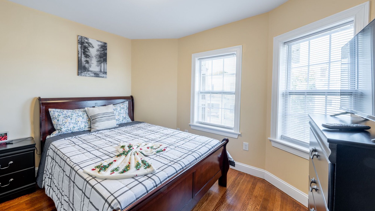 Photo of Bedroom in Quincy