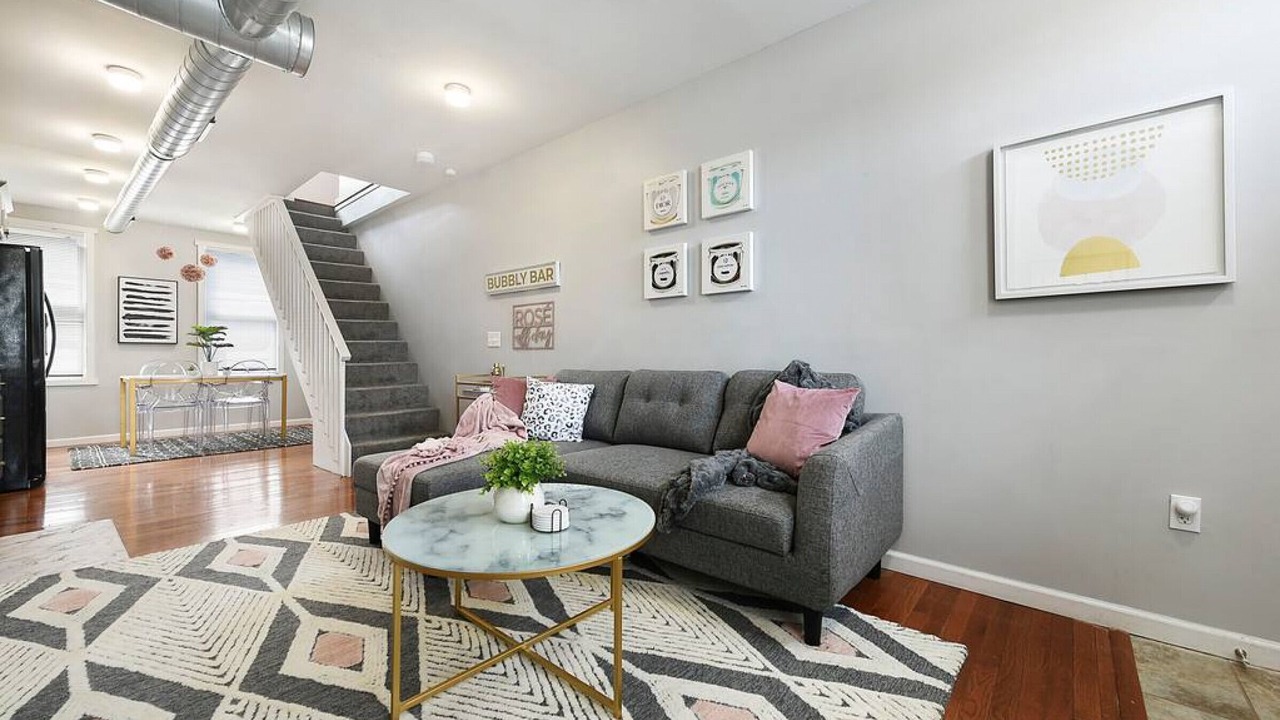 Photo of Livingroom in East Allegheny