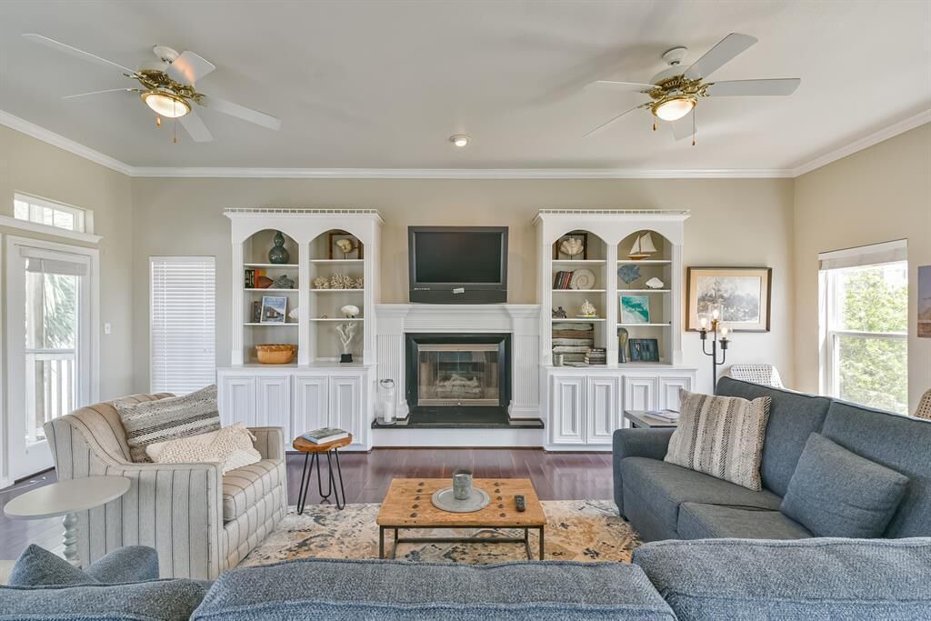 Photo of Livingroom in Terramar Beach