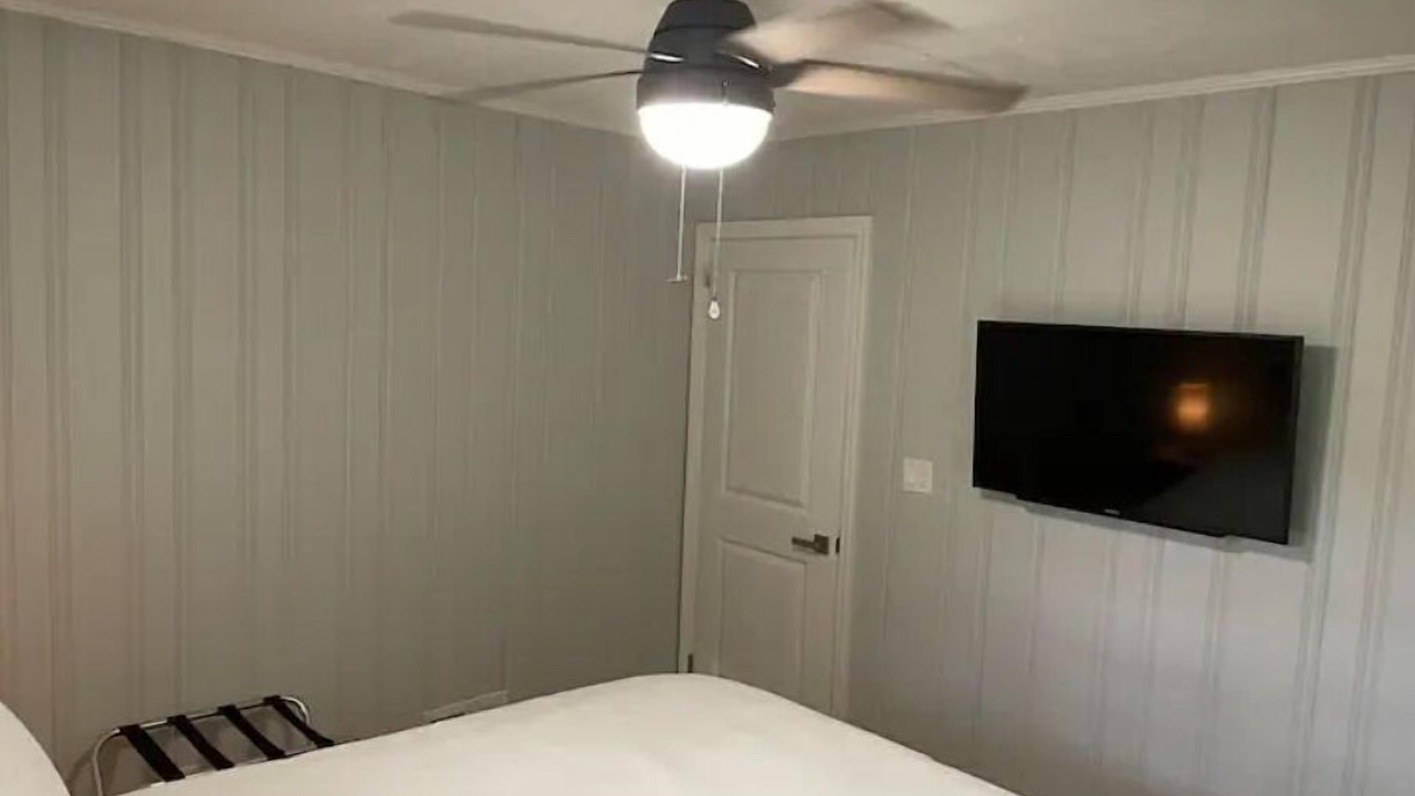 Photo of Bedroom in Candler-McAfee