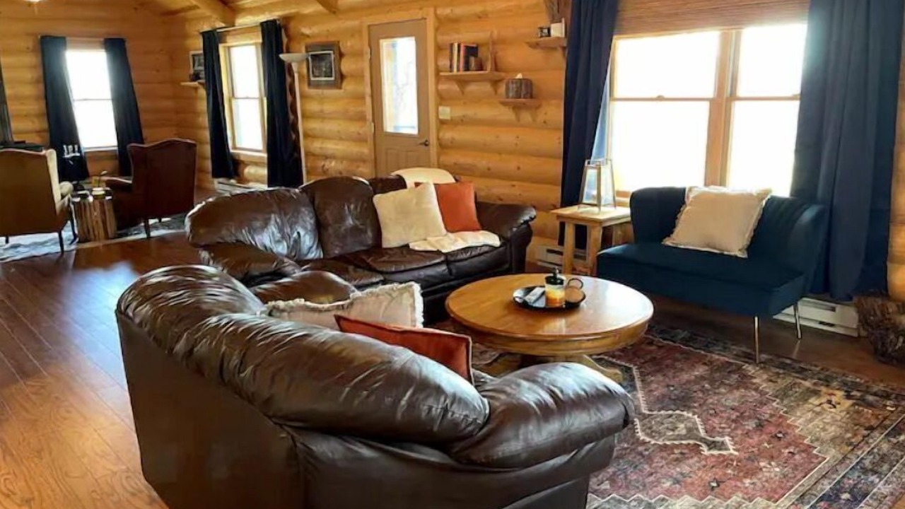 Photo of Livingroom in Guthrie County
