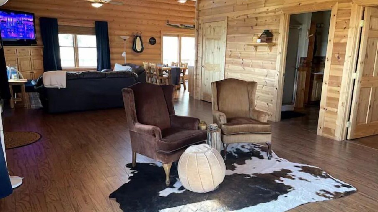 Photo of Livingroom in Guthrie County