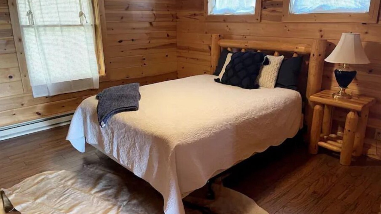 Photo of Bedroom in Guthrie County