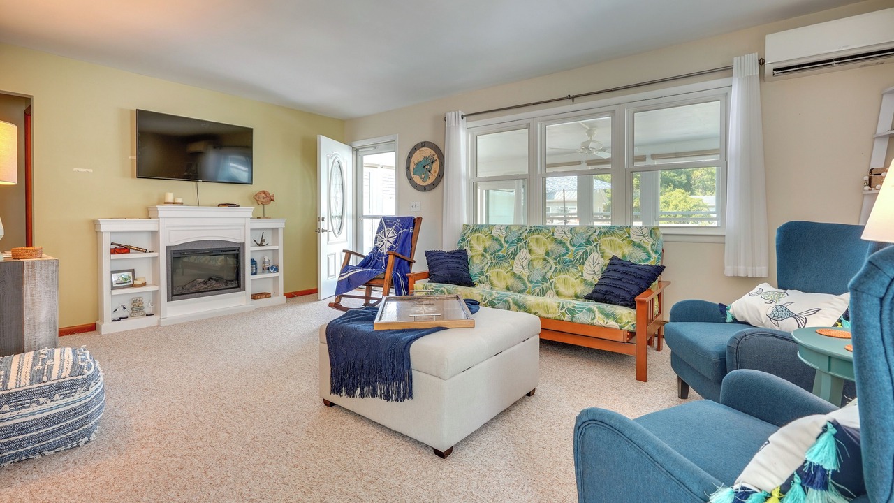 Photo of Livingroom in Lakeview
