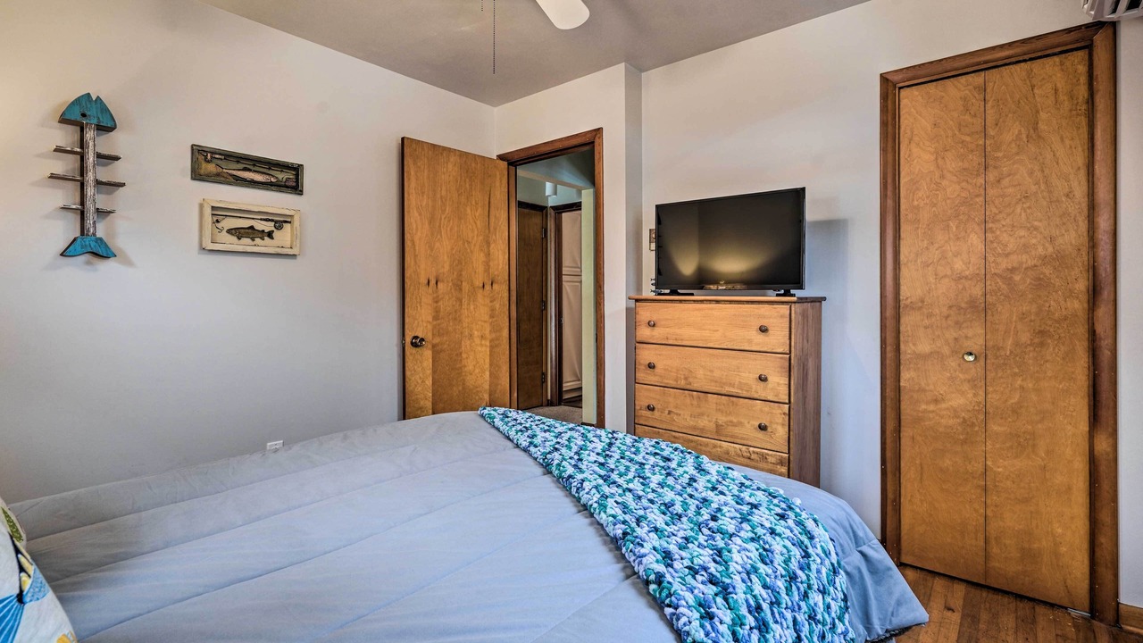Photo of Bedroom in Lakeview