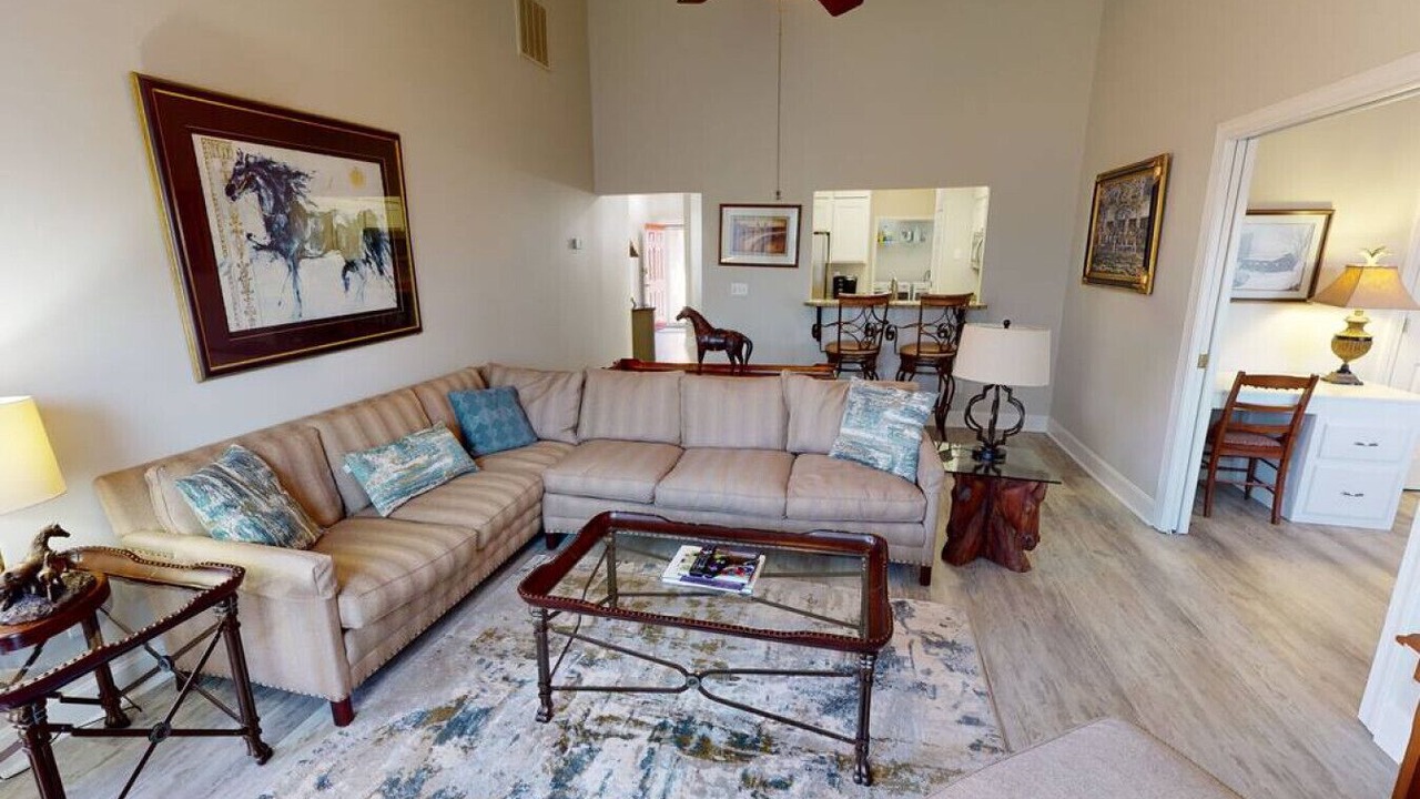 Photo of Livingroom in Lexington