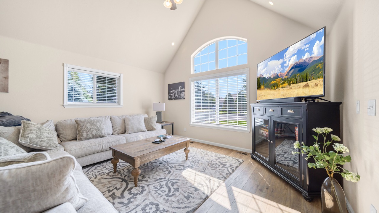 Photo of Livingroom in Garden District