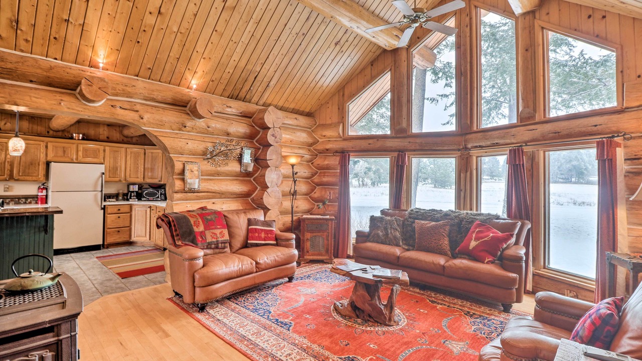 Photo of Livingroom in Columbia Falls