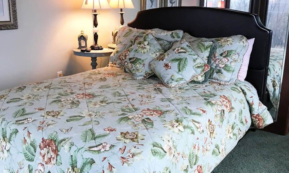 Photo of Bedroom in Sugarcreek