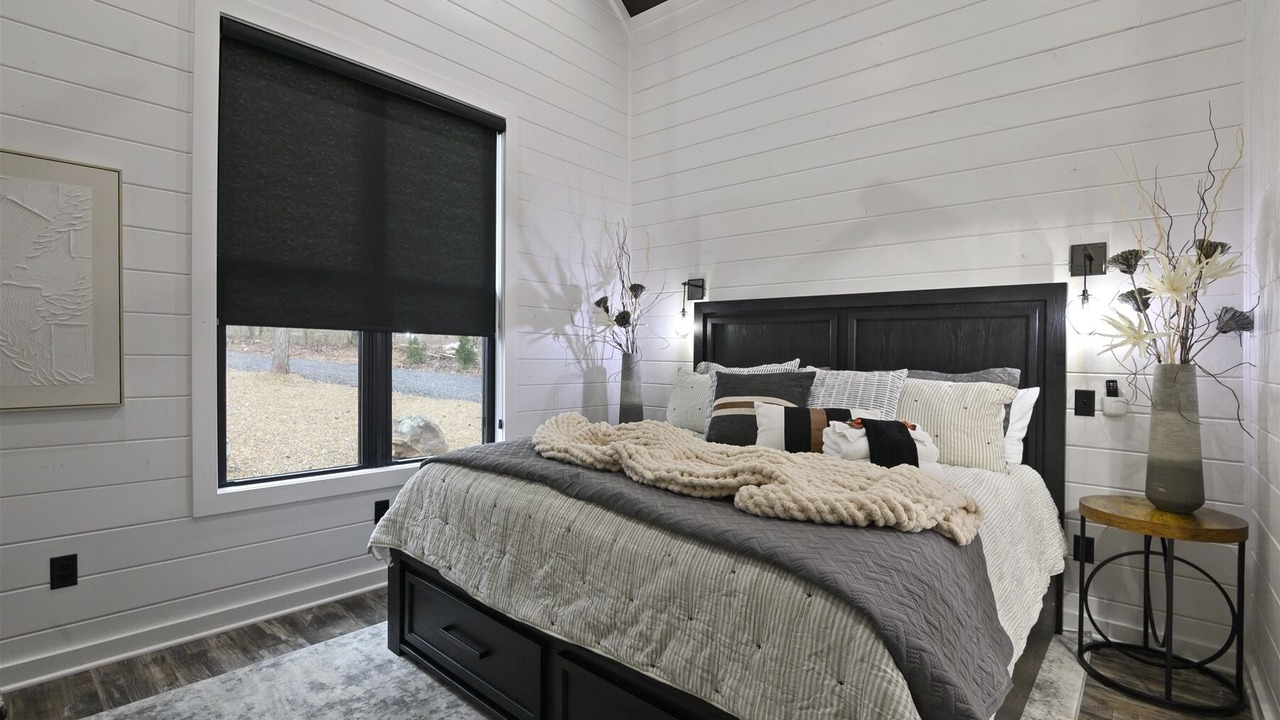 Photo of Bedroom in Broken Bow