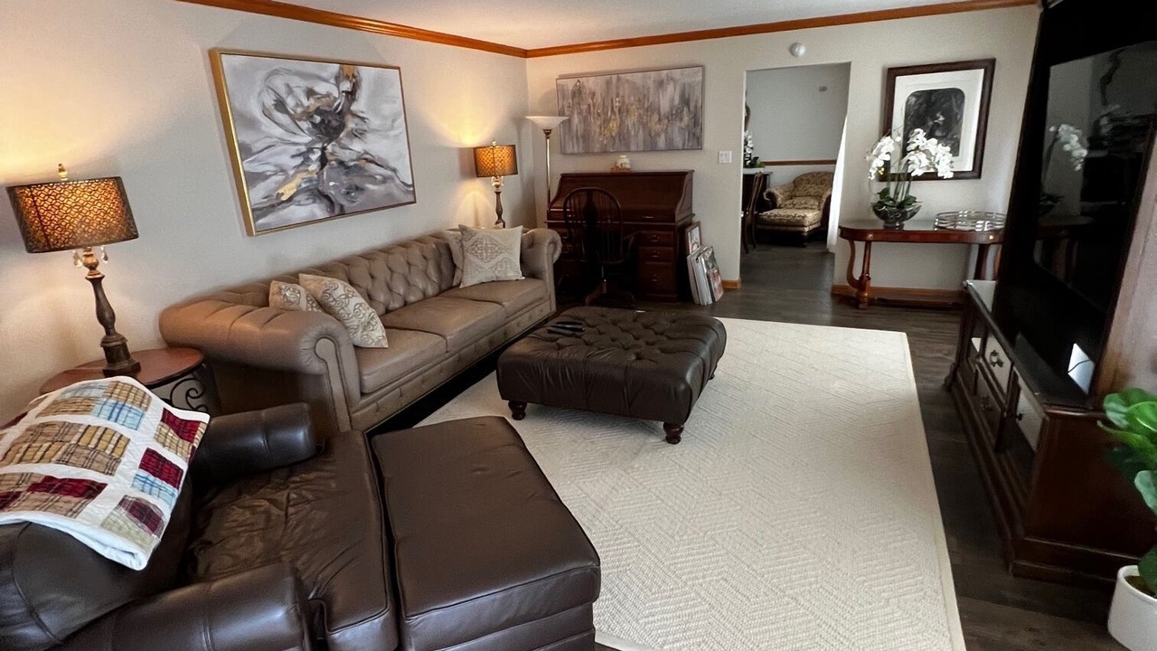 Photo of Livingroom in Ohioville