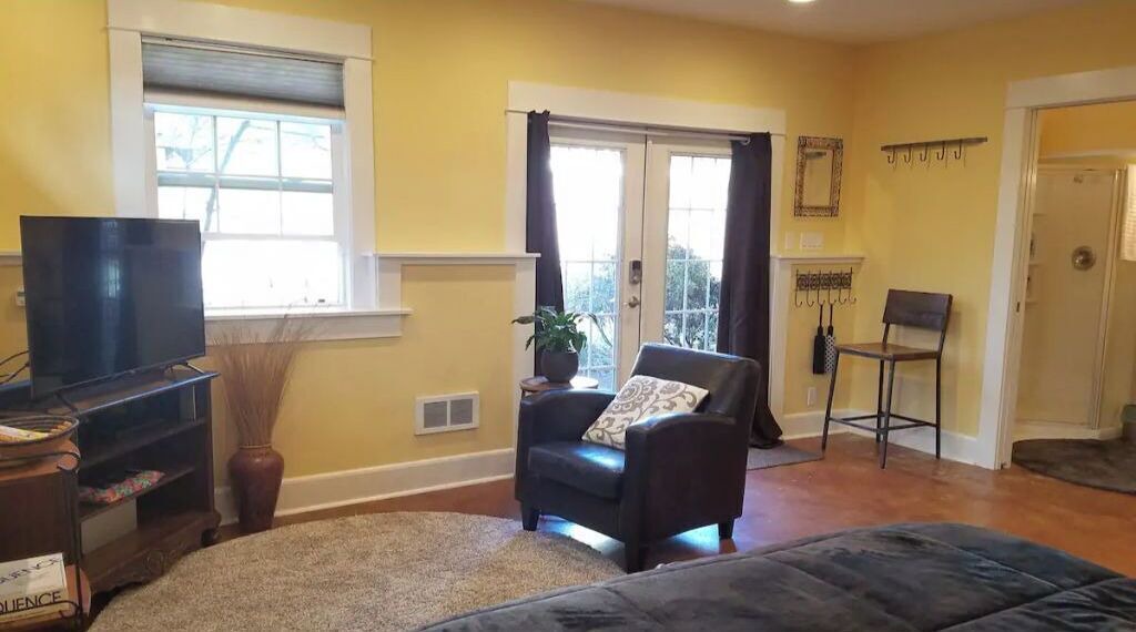 Photo of Bedroom in Sellwood-Moreland