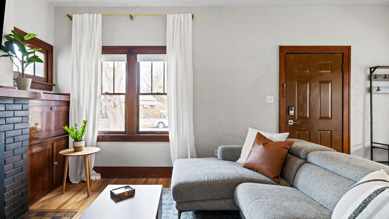 Photo of Livingroom in North End