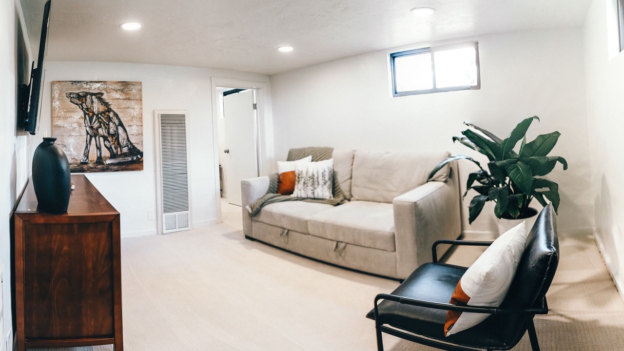 Photo of Livingroom in Millcreek