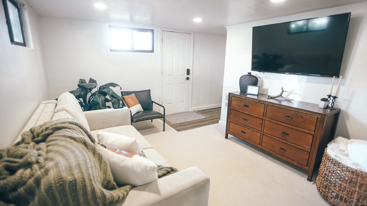 Photo of Livingroom in Millcreek