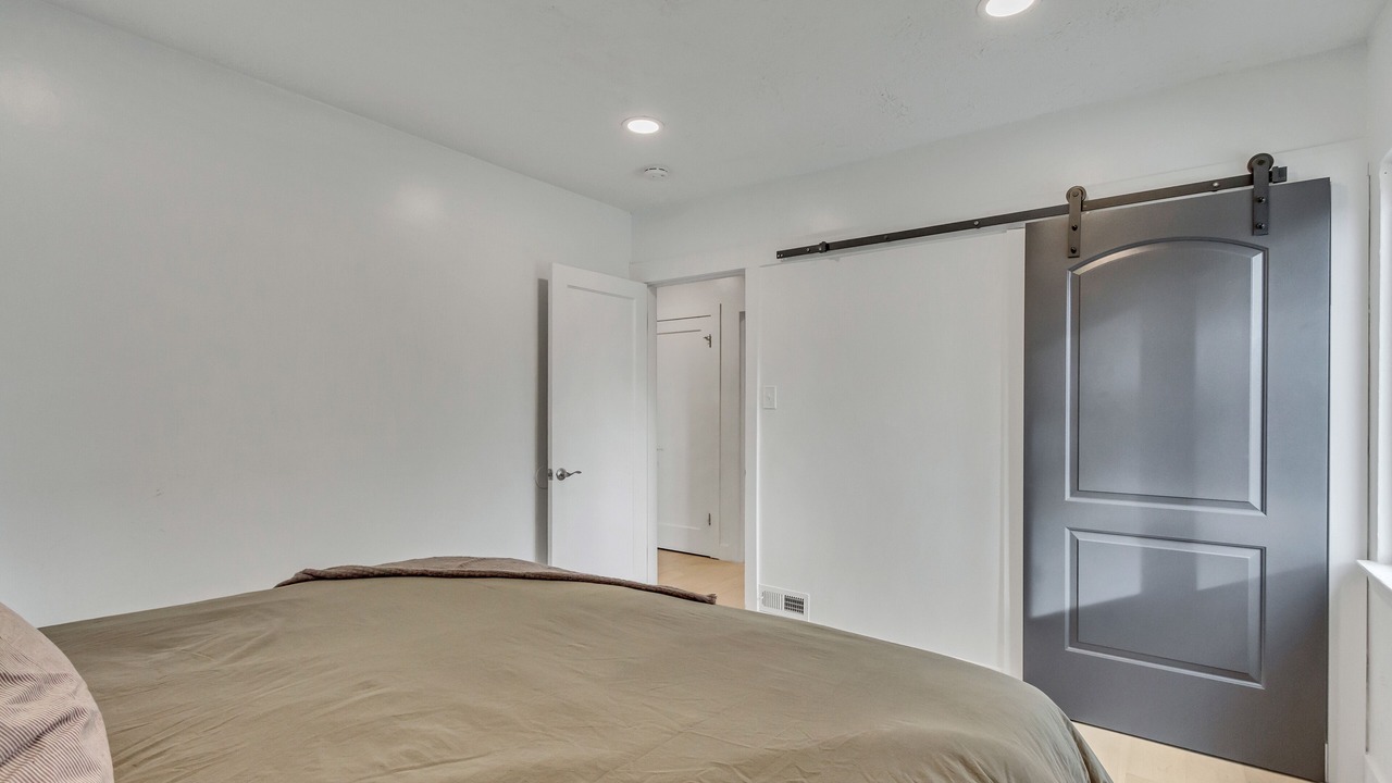 Photo of Bedroom in Millcreek