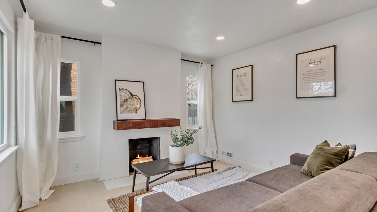 Photo of Livingroom in Millcreek