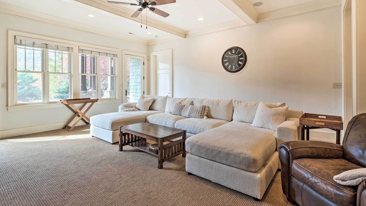 Photo of Livingroom in Mill Spring