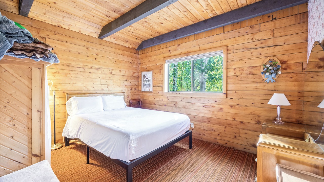 Photo of Bedroom in Star Valley Ranch