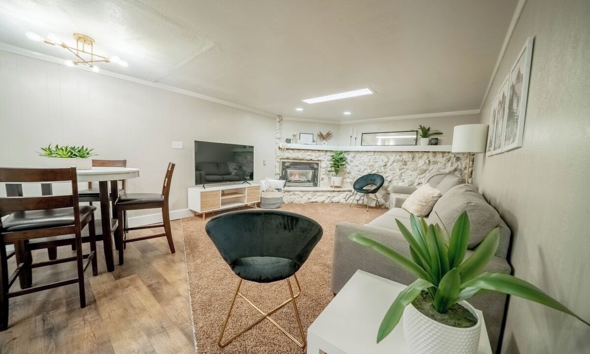 Photo of Livingroom in Mount Pleasant