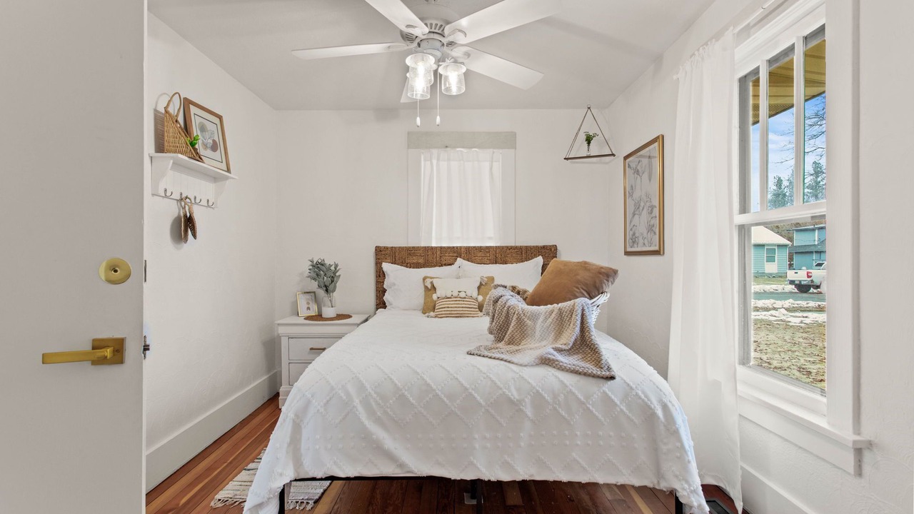 Photo of Bedroom in Garden District