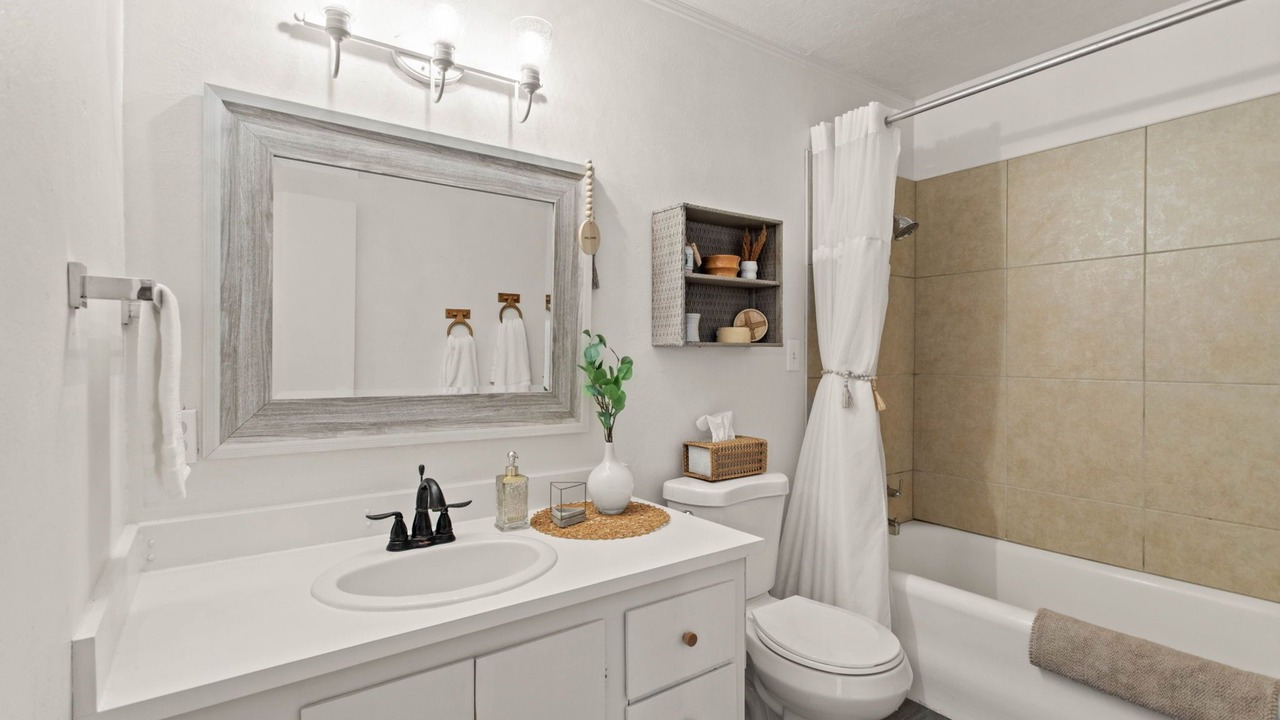 Photo of Bathroom in Garden District