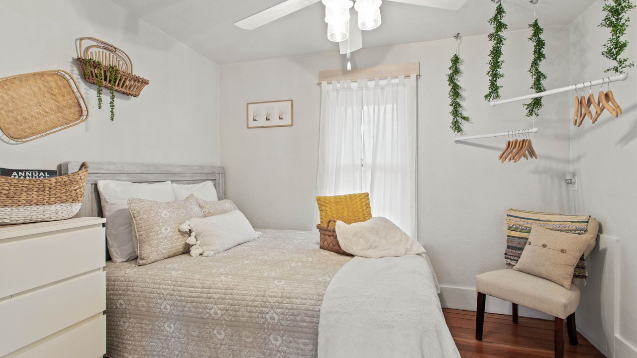 Photo of Bedroom in Garden District